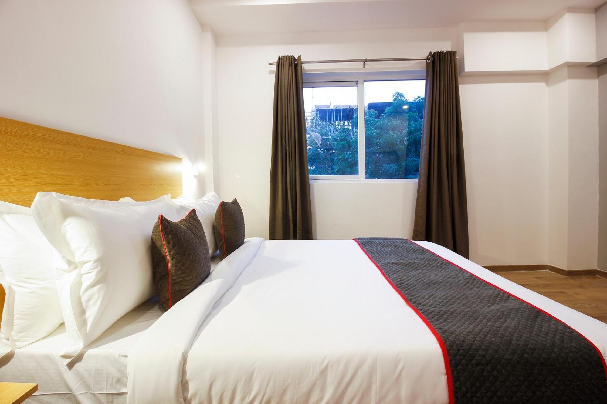 Hotel Super Townhouse Rcc Elite Hyderabad