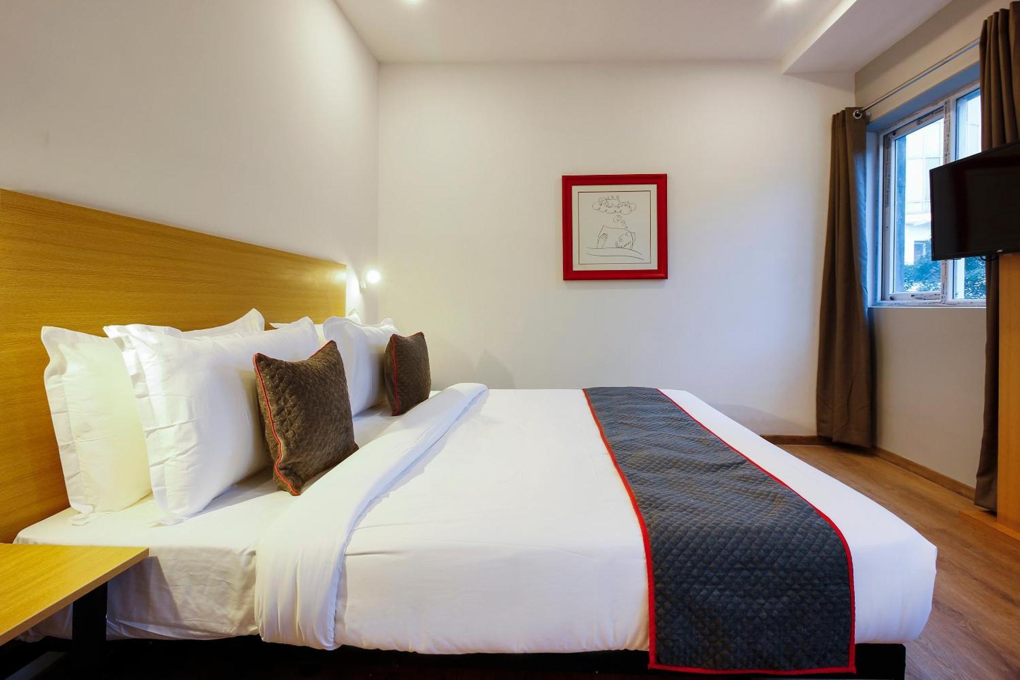 Super Townhouse Rcc Elite Hotel Hyderabad
