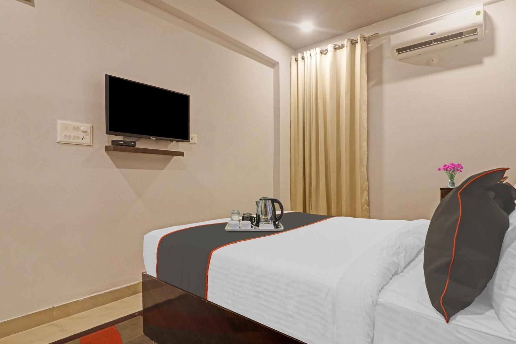 Super Townhouse Rcc Pristine Hotel 4*
