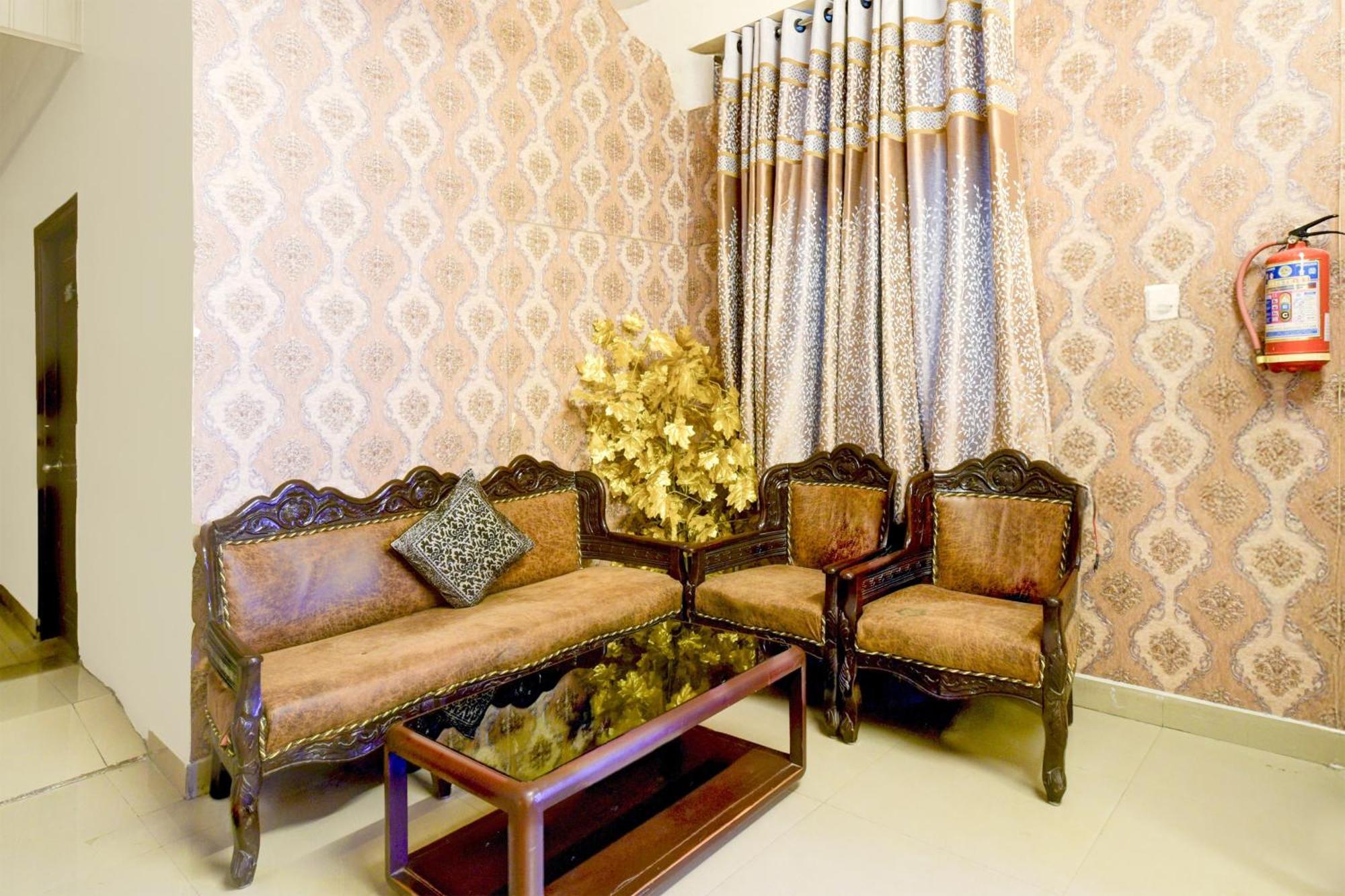 Collection O Peddamma Gudi Formerly Loyal Suits Hotel 3*