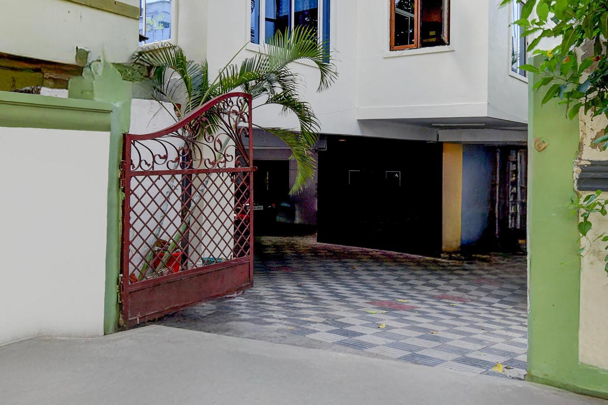 Collection O Peddamma Gudi Formerly Loyal Suits Hotel 3*
