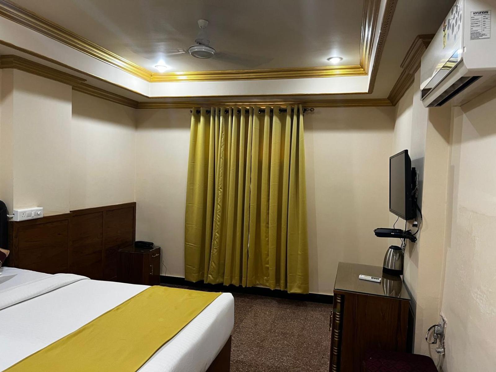 Hotel I K London Residency 3*