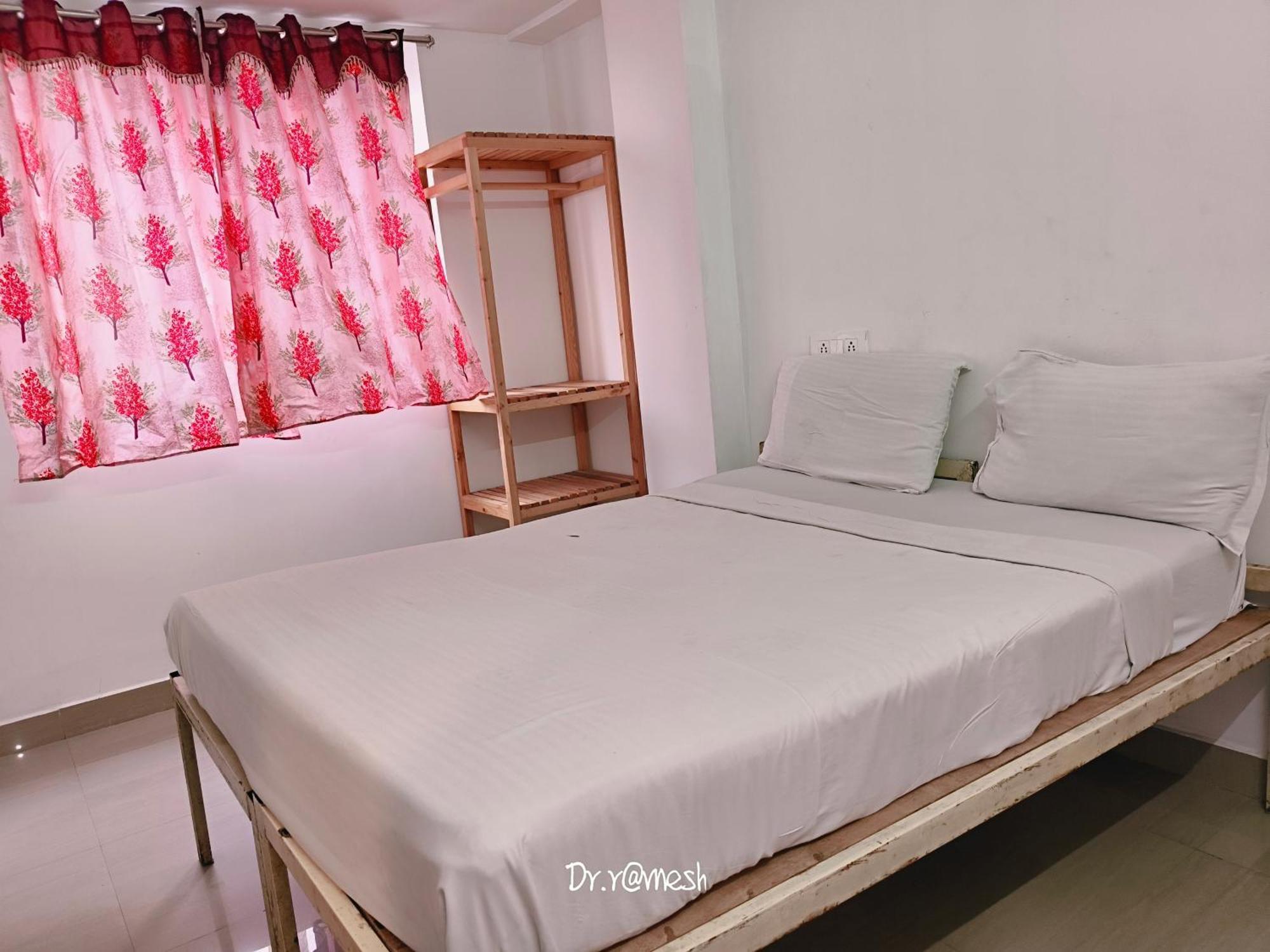 Hotel Leaf Hyderabad