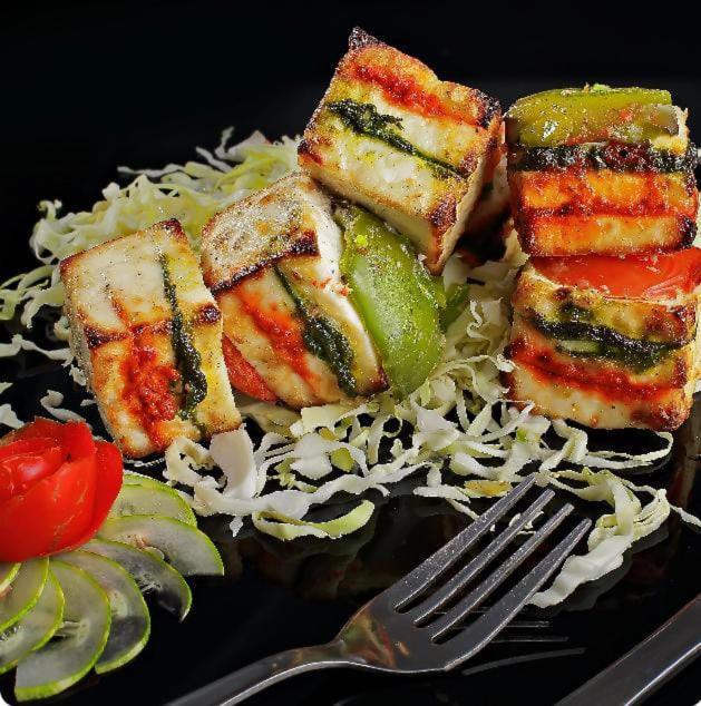 Blossoms Rooms Hotel Dunkin Grand- Beside Care Hospital- Banjara Hills- 20 Percent Off On Spa- 10 Percent Off On Room Service Food Order