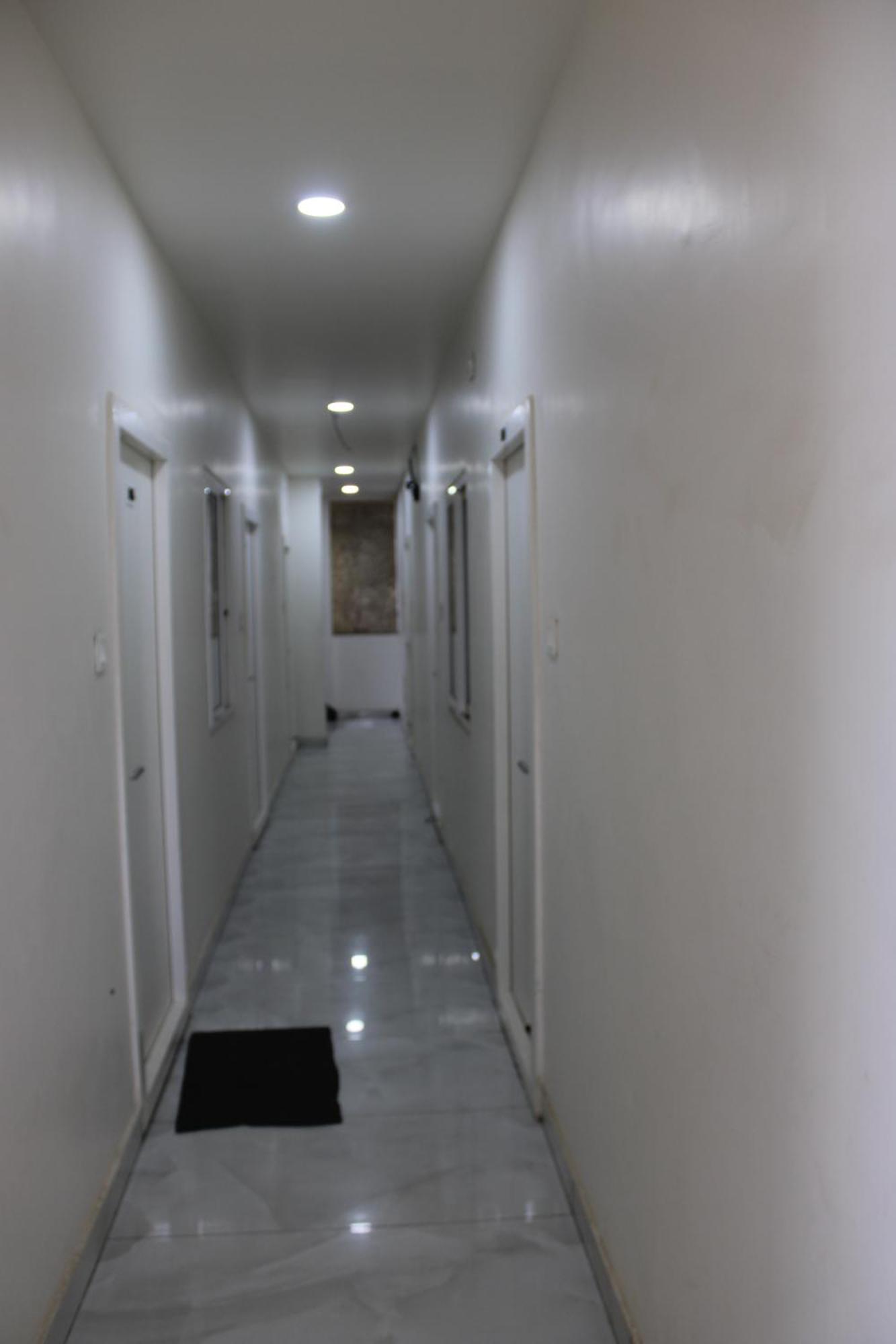Vaarahi Chanda Nagar, Near Hitech 3*