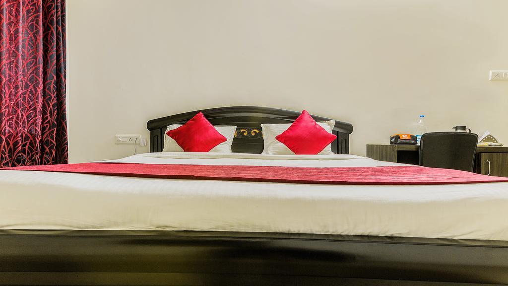 Zo Manikonda Hotel Hyderabad