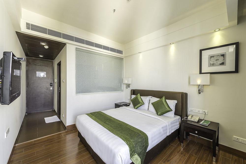 Capital O 9960 Hotel Grand Himayat Hotel 3*