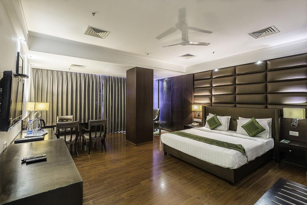 Capital O 9960 Hotel Grand Himayat Hotel 3*