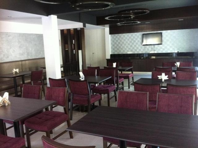 Hotel Oyster Airport 3*