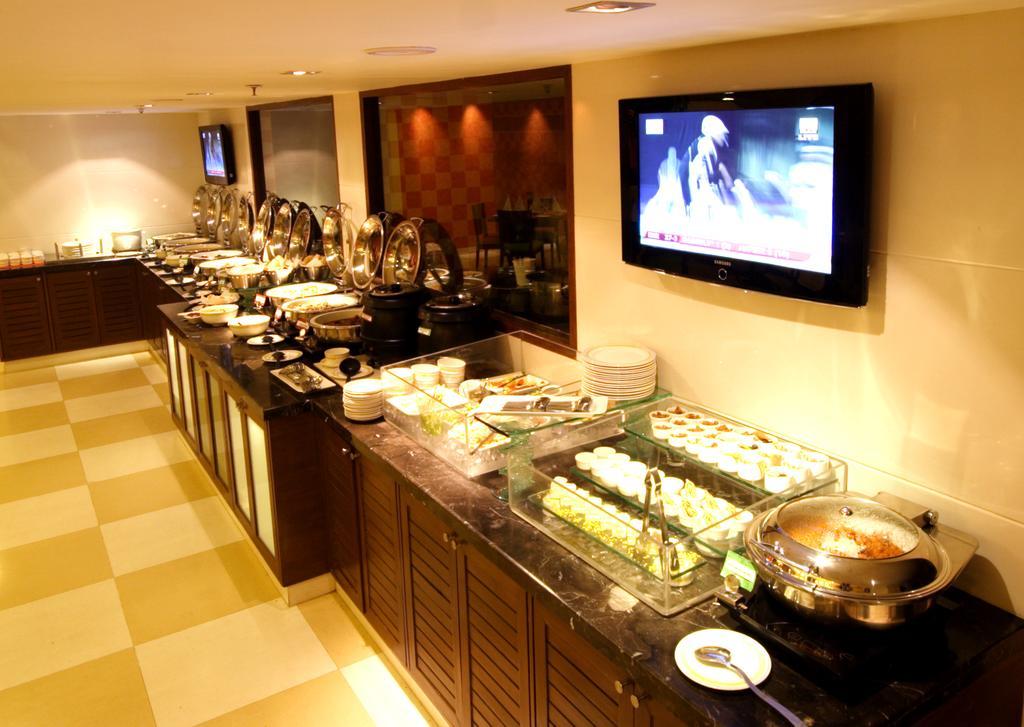 Hotel Aditya Hometel 3*