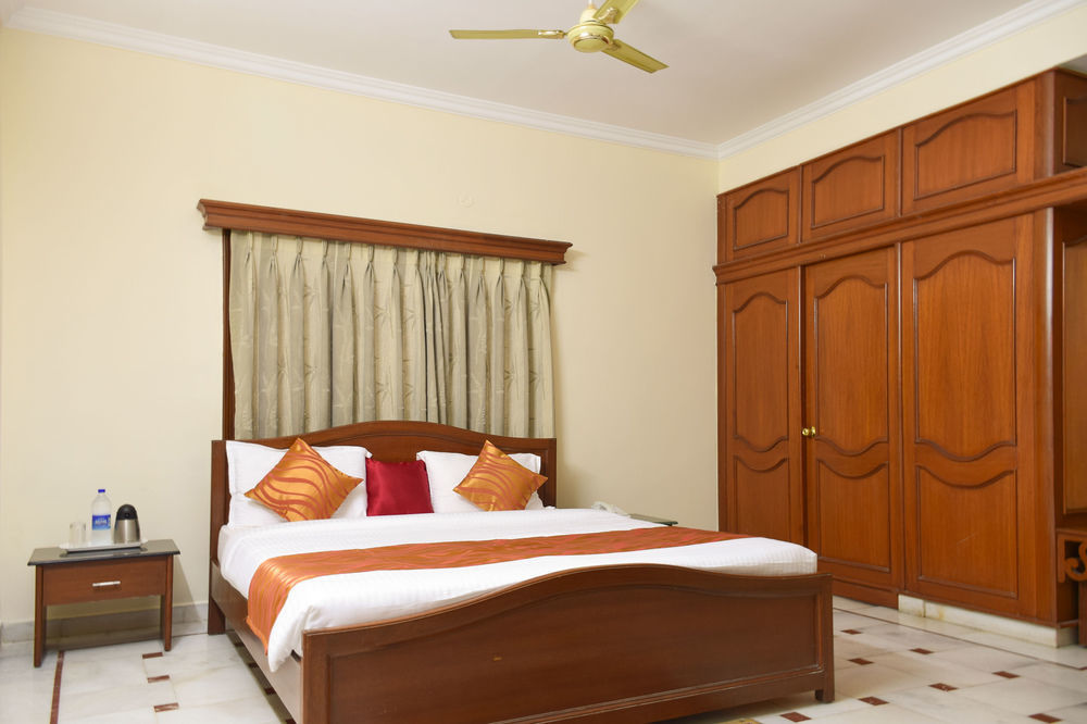 Zo Banjara Hills Road No 12