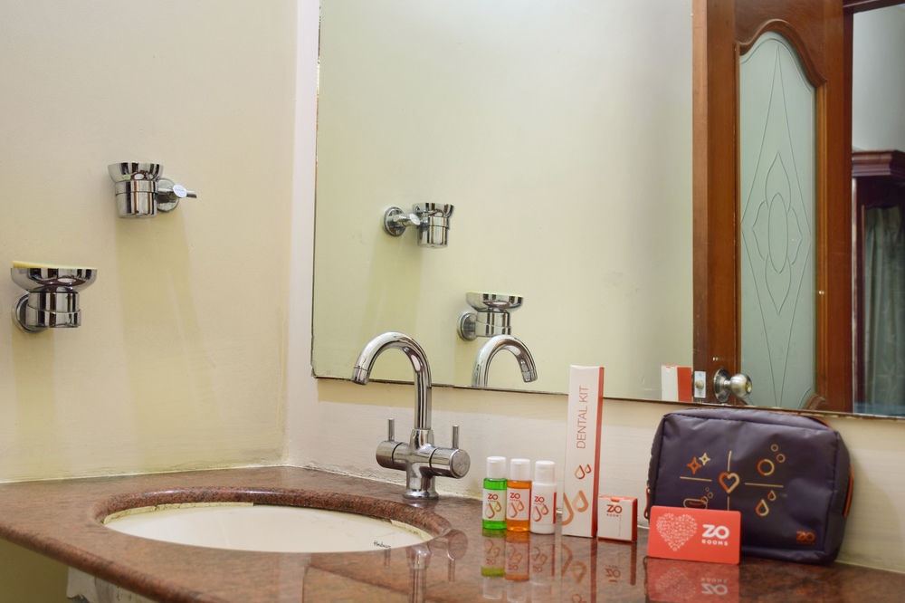 Zo Banjara Hills Road No 12 3*