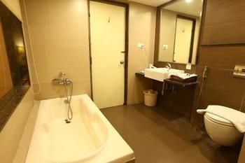 Hotel Vaishnaoi Hyderabad