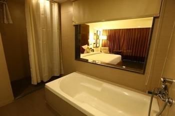Vaishnaoi Hotel