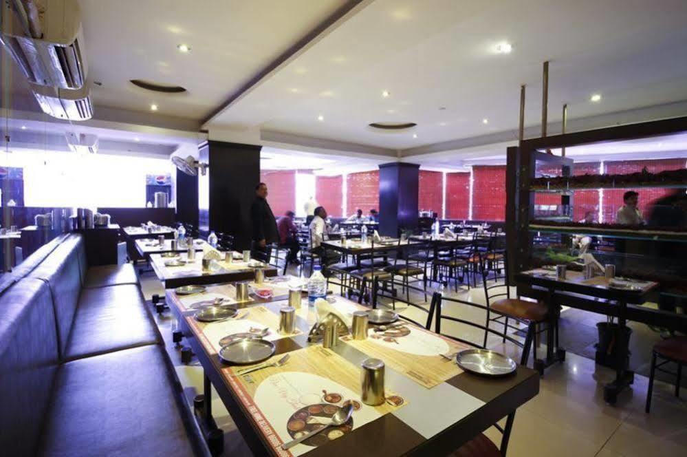 Oyo Lakdi Ka Pul Hotel