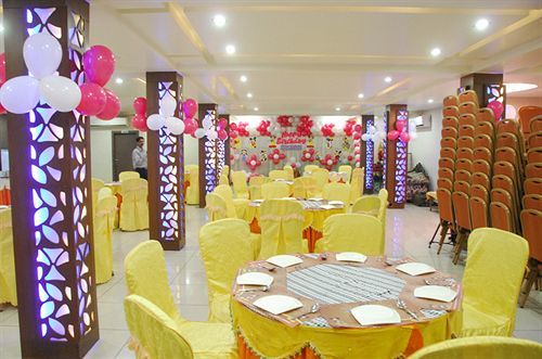 Oyo 13494 Nakshatra * Hyderabad