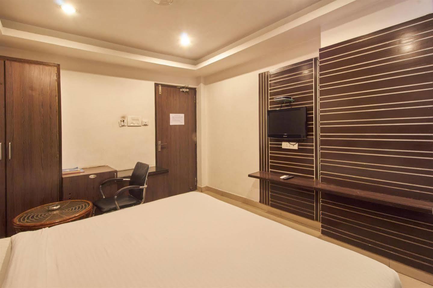 Hotel Fabhotel Royal Residency Ii - Nr Lakdikapul Metro Station 3*