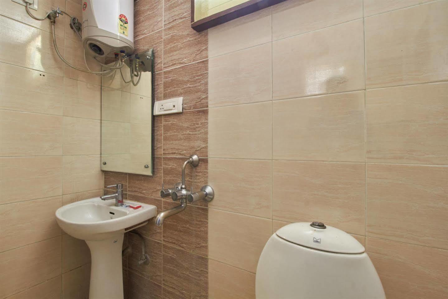 Hotel Fabhotel Royal Residency Ii - Nr Lakdikapul Metro Station 3*