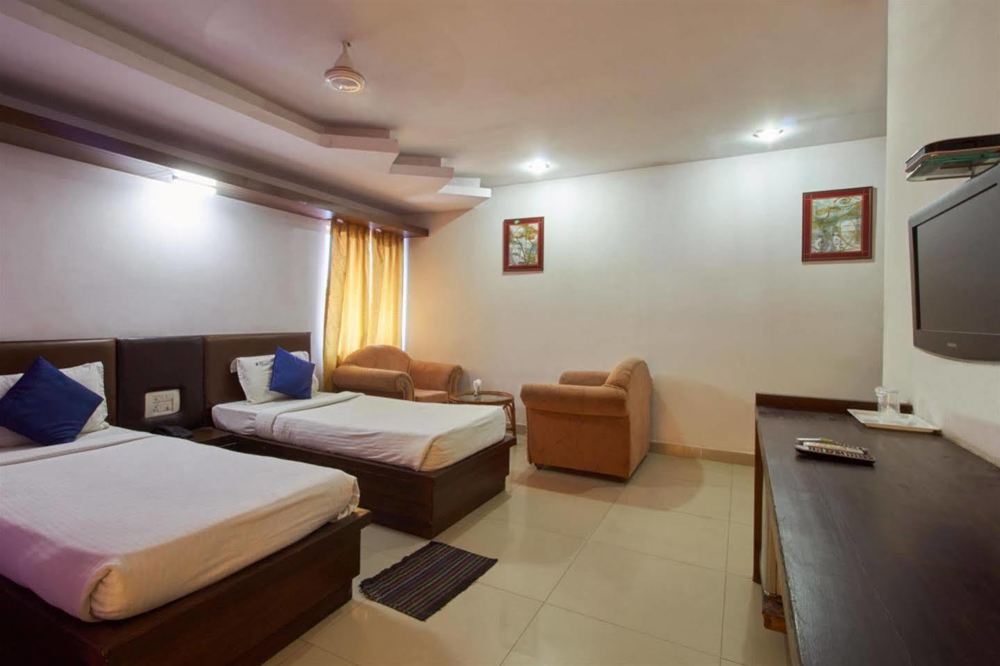 Hotel Fabhotel Royal Residency Ii - Nr Lakdikapul Metro Station 3*