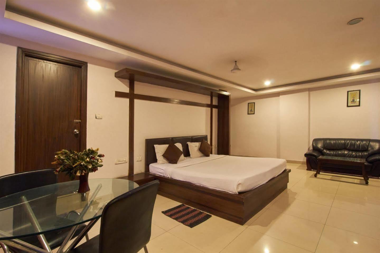 Hotel Fabhotel Royal Residency Ii - Nr Lakdikapul Metro Station 3*