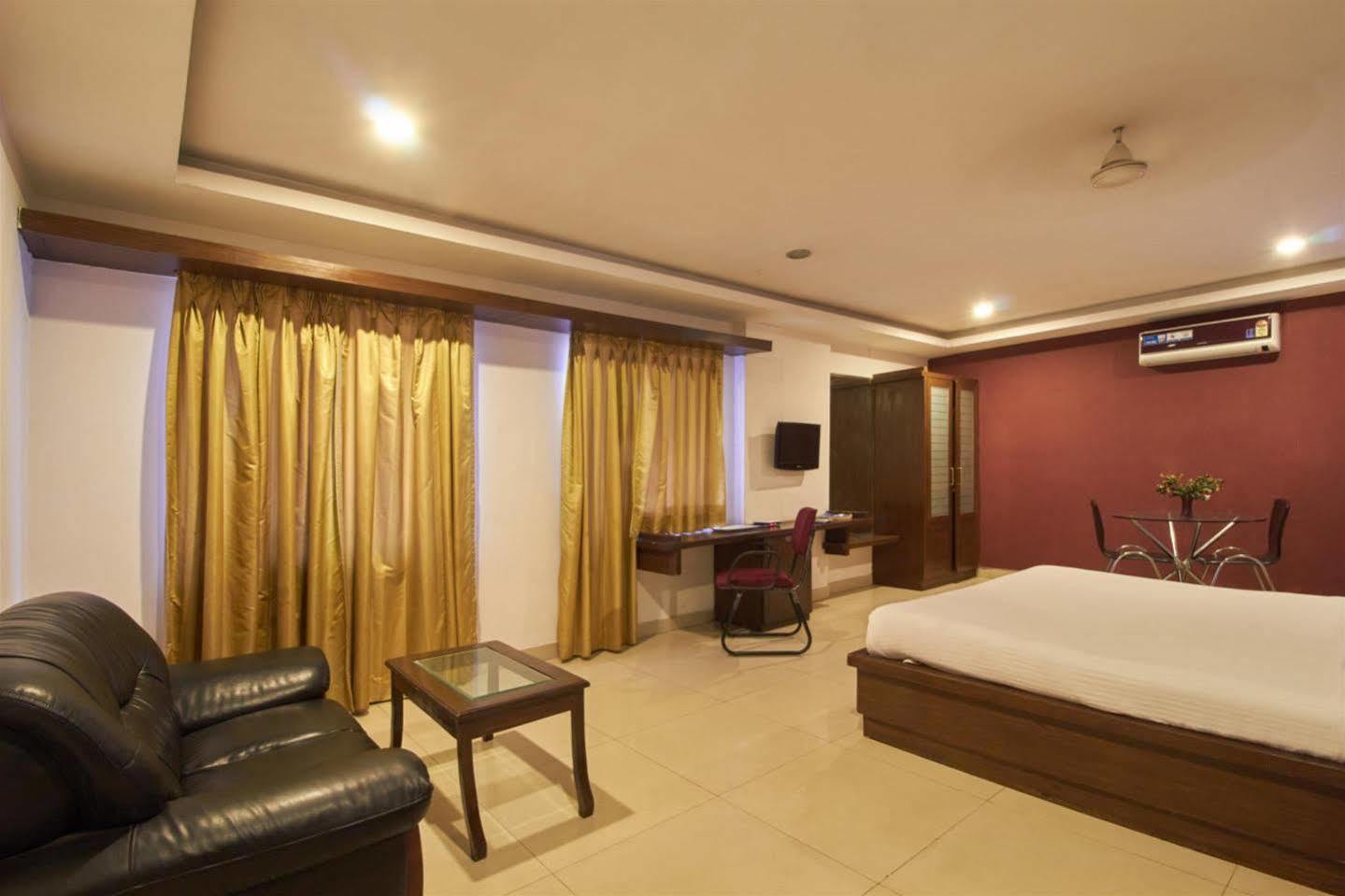 Hotel Fabhotel Royal Residency Ii - Nr Lakdikapul Metro Station 3*