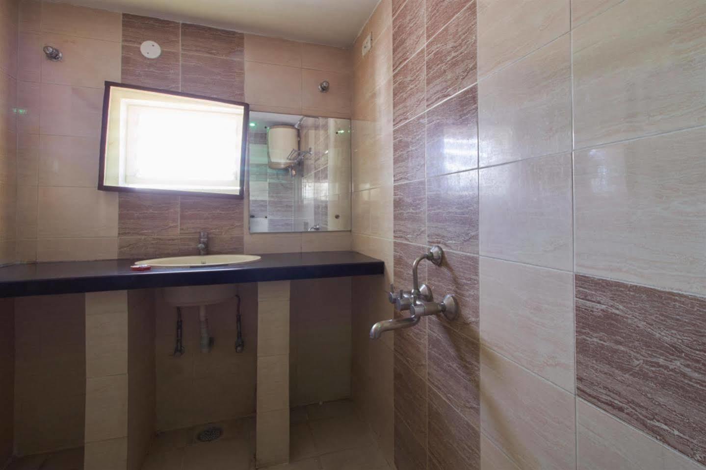 Hotel Fabhotel Royal Residency Ii - Nr Lakdikapul Metro Station 3*