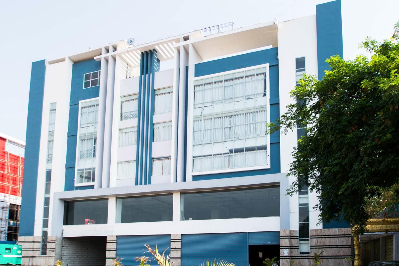 Collection O 5302 Bhadra Grand Hotel 3*