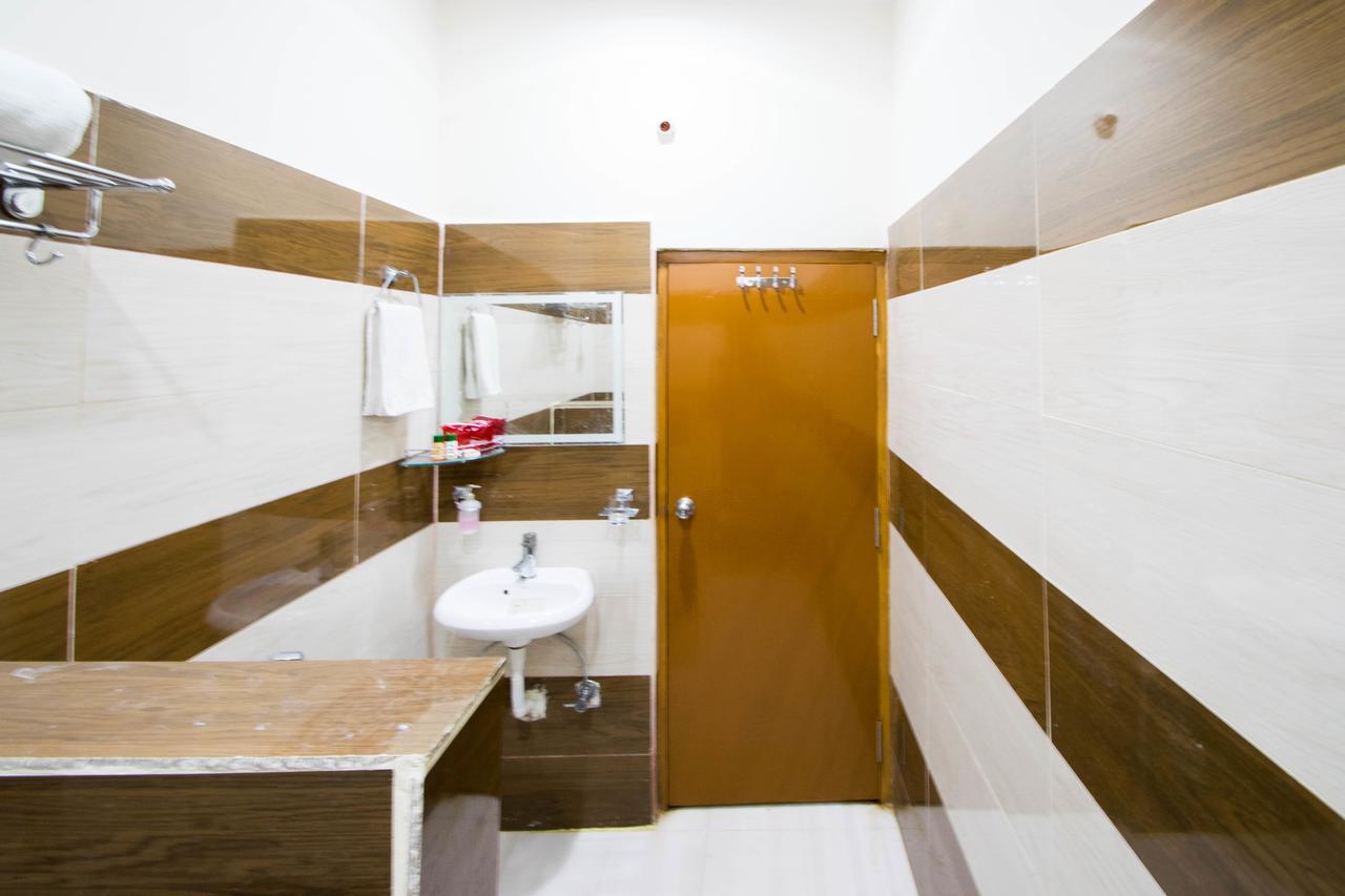 Collection O 5302 Bhadra Grand