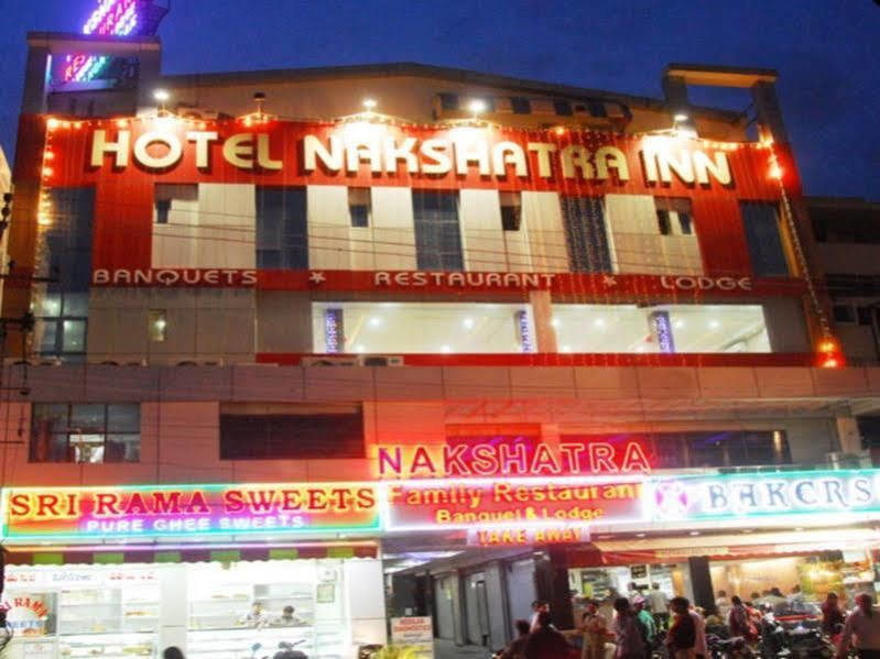 Oyo 13494 Nakshatra Hotel