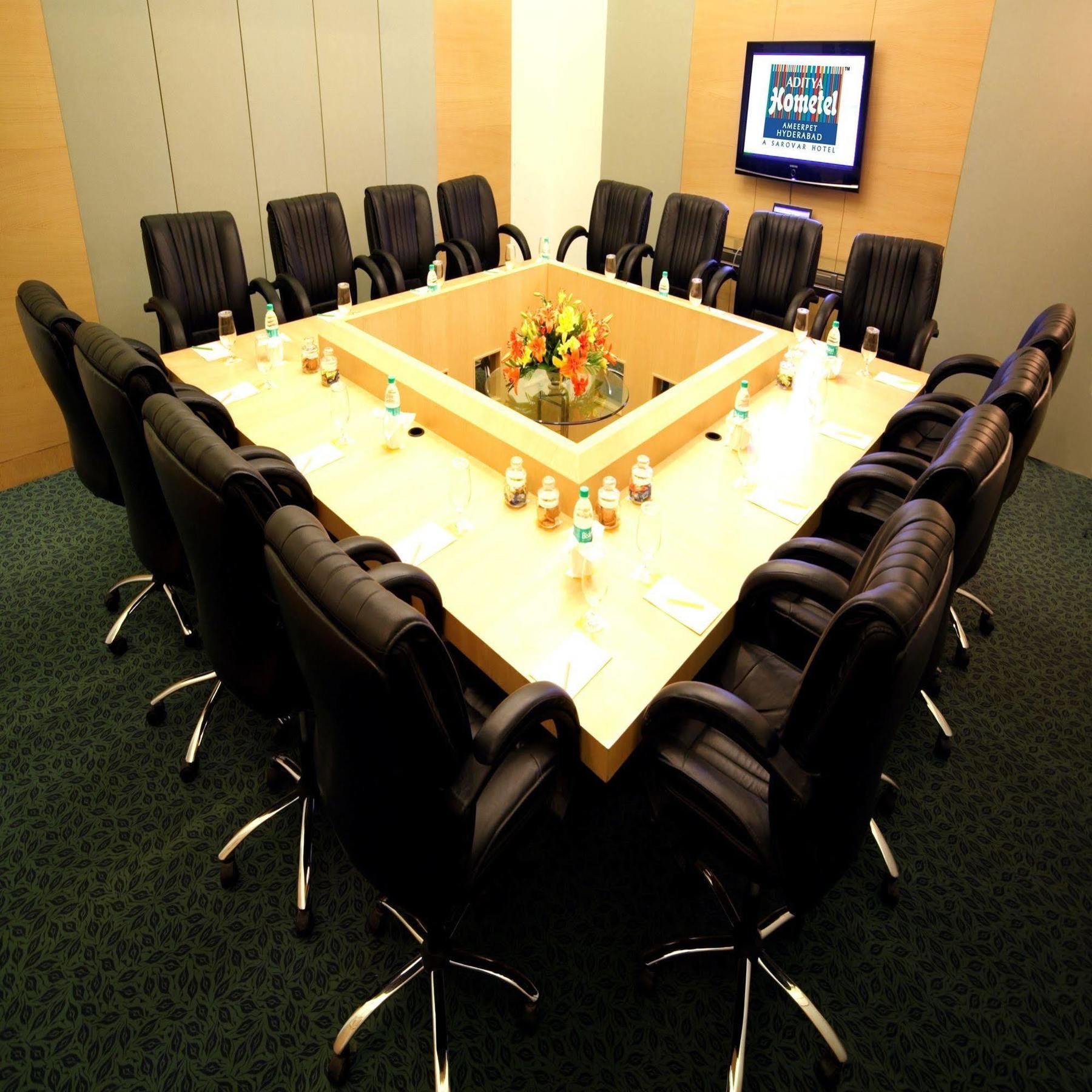 Aditya Hometel Hotel 3*