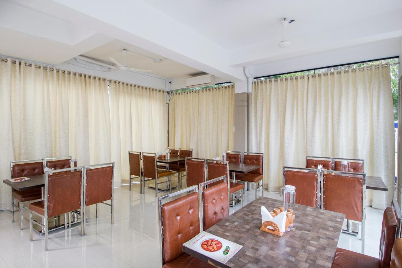 Fabhotel Limestone Aura Hotel 3*