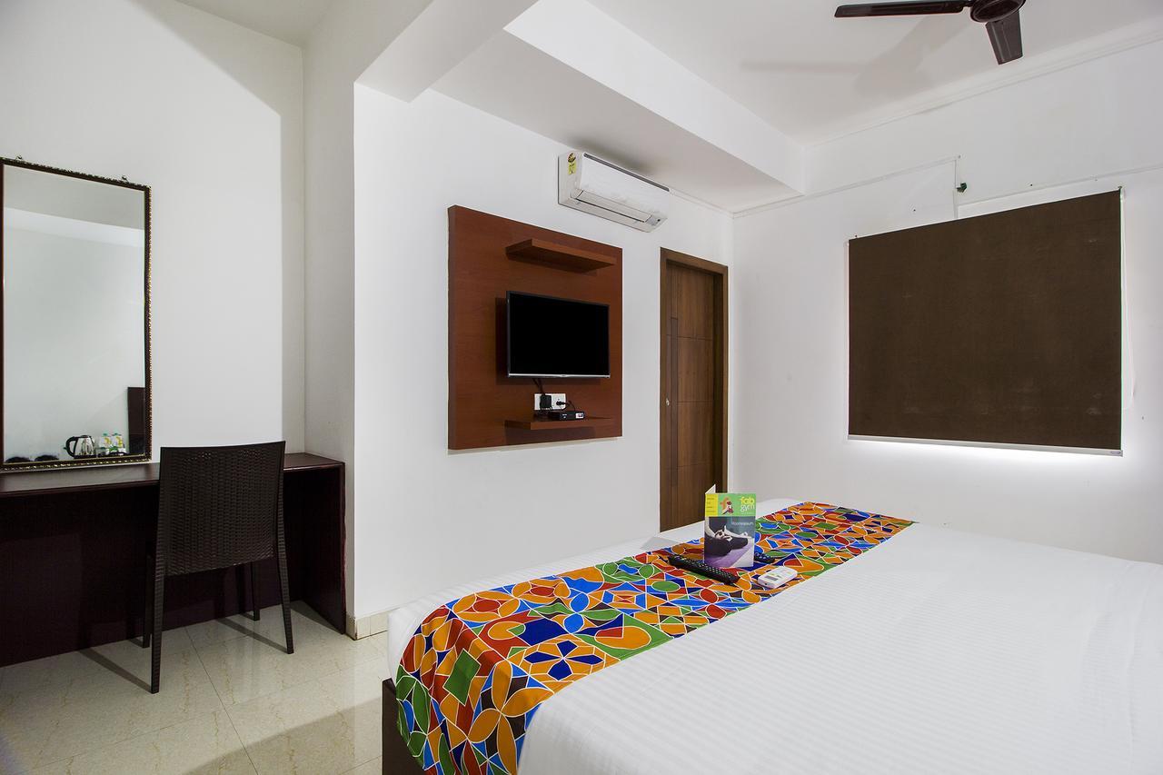 Fabhotel Limestone Aura Hotel
