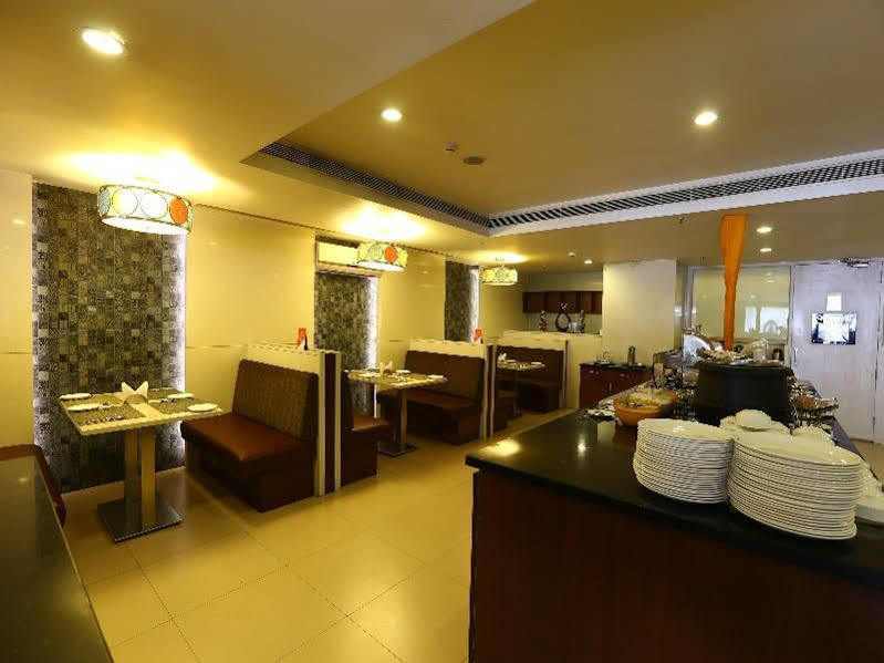 Hotel Vaishnaoi 3*