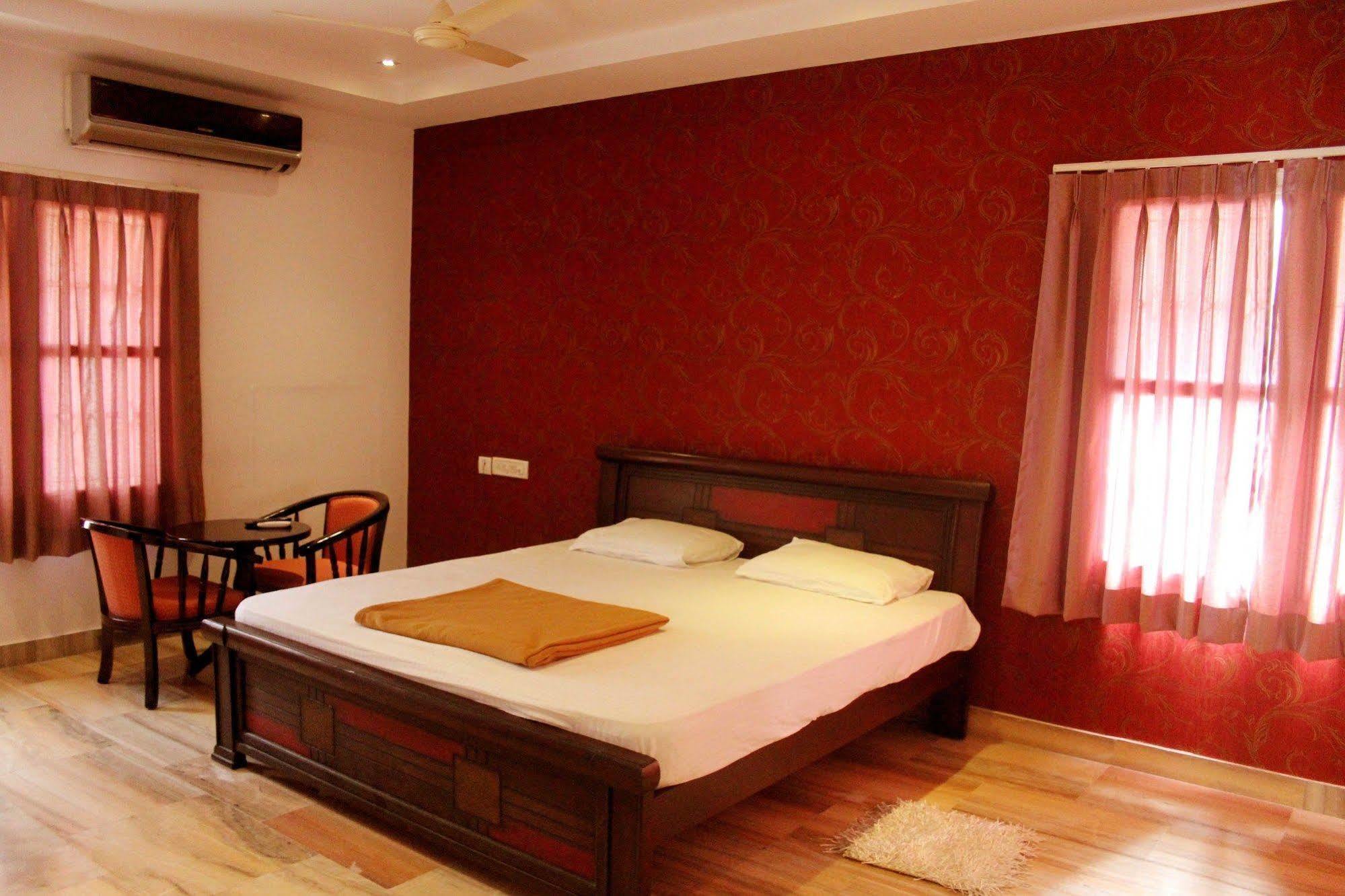 Hotel The Nest 2*