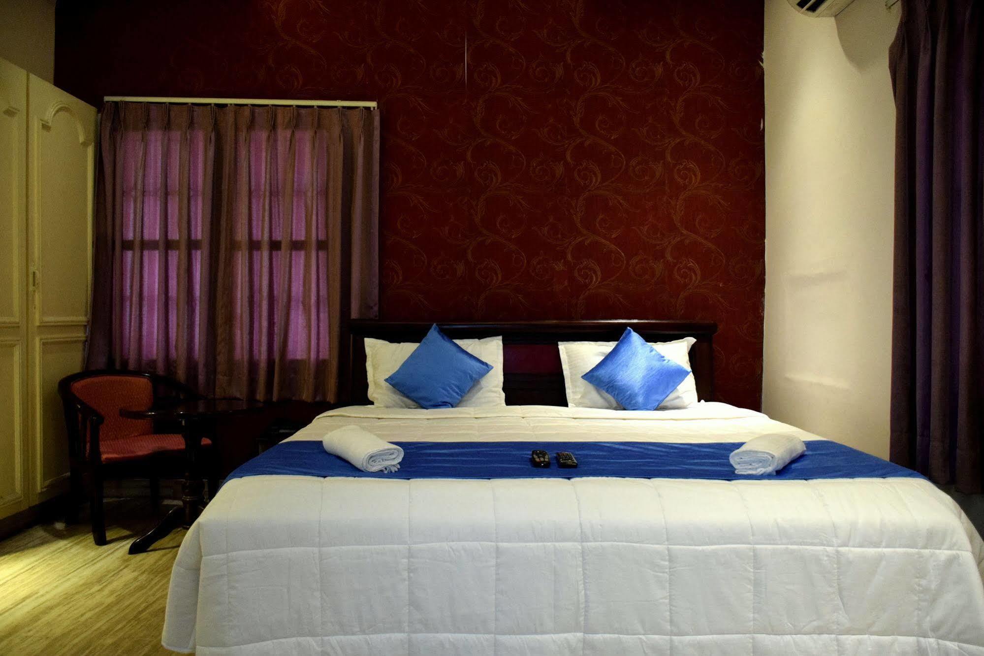 The Nest Hotel 2*