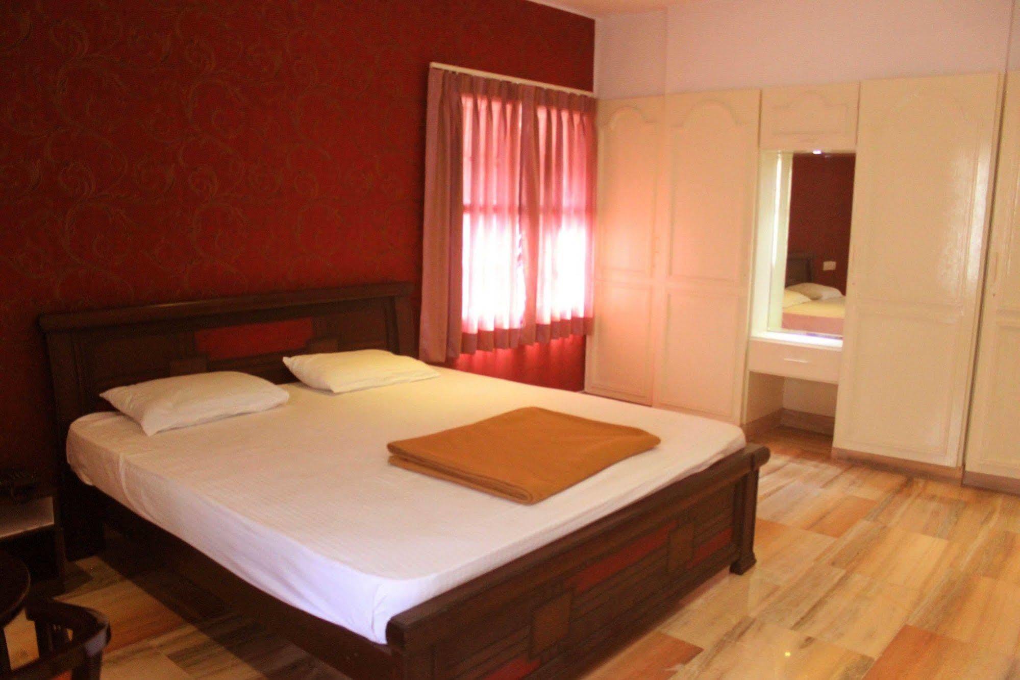 The Nest Hotel 2*