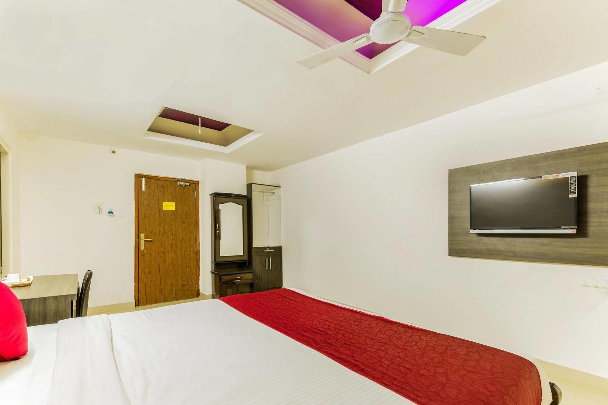 Zo Manikonda Hotel Hyderabad