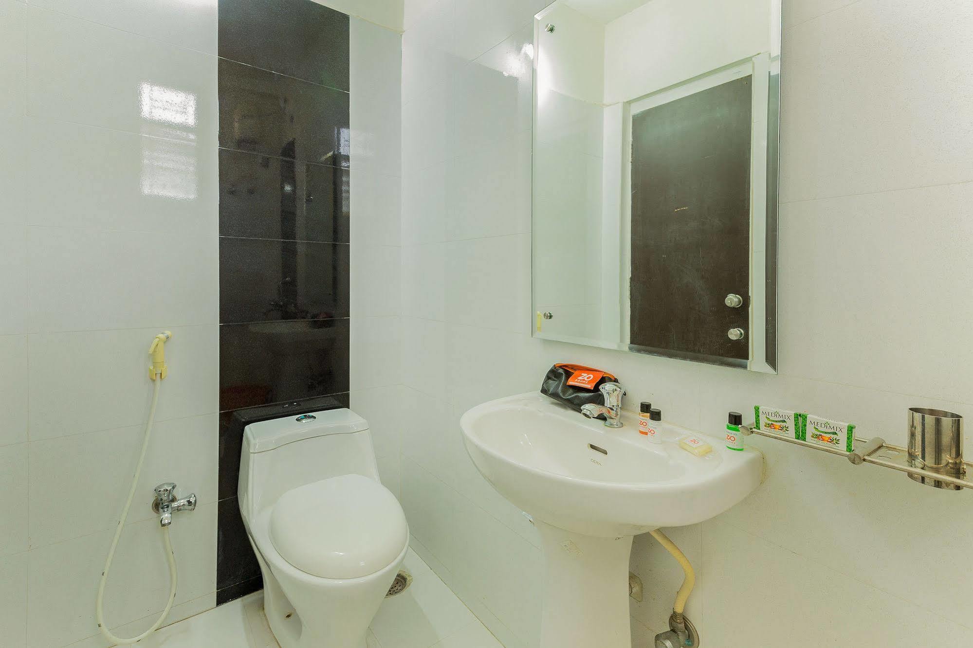 Zo Manikonda Hotel Hyderabad