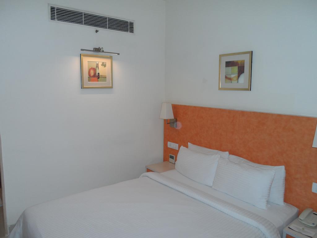 Aditya Hometel Hotel 3*