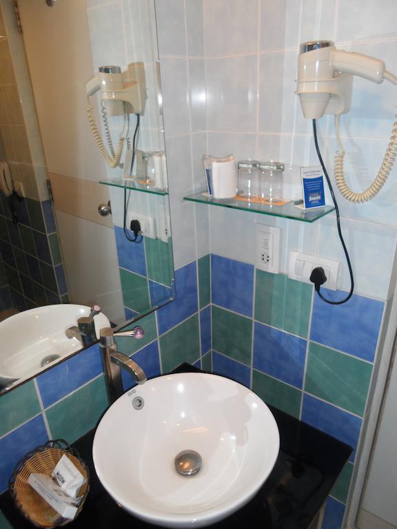 Hotel Aditya Hometel 3*