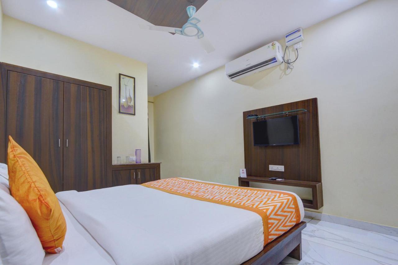 Oyo 7627 Royal Plaza Hotel Hyderabad