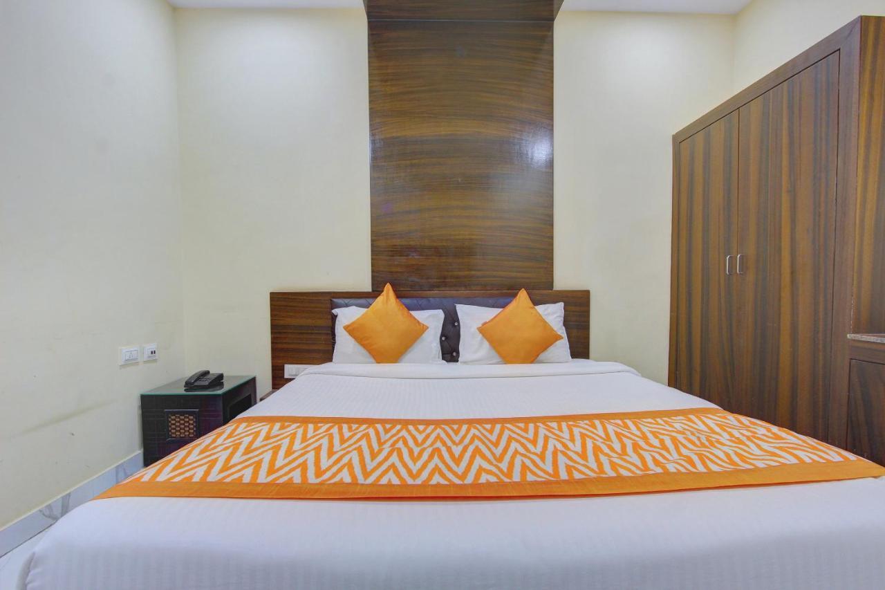 Oyo 7627 Royal Plaza 3* Hyderabad
