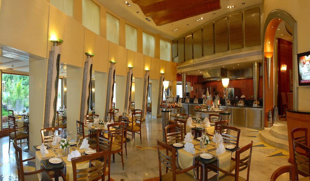 Hotel The Manohar 4*