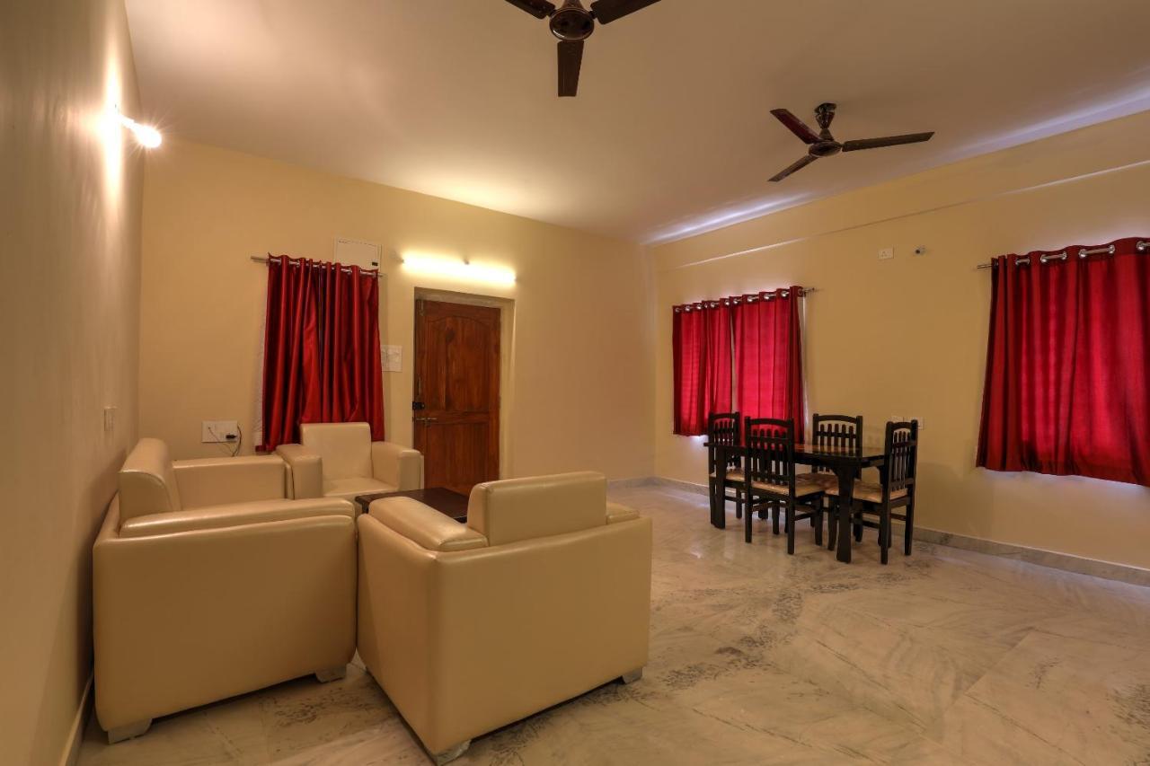 Oyo 15168 Sucasa Homes Hotel