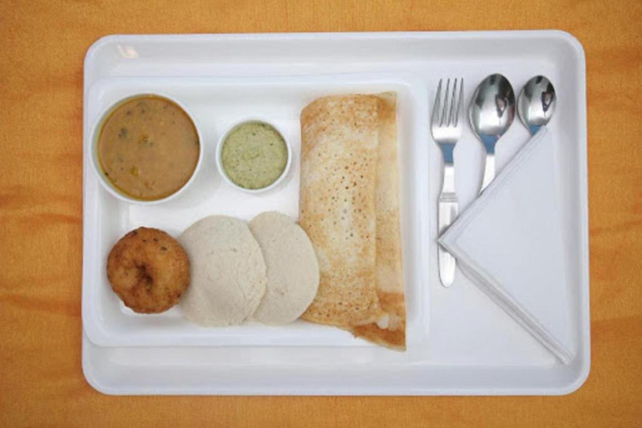 Oyo 16533 Sudarshan Hotel 3*
