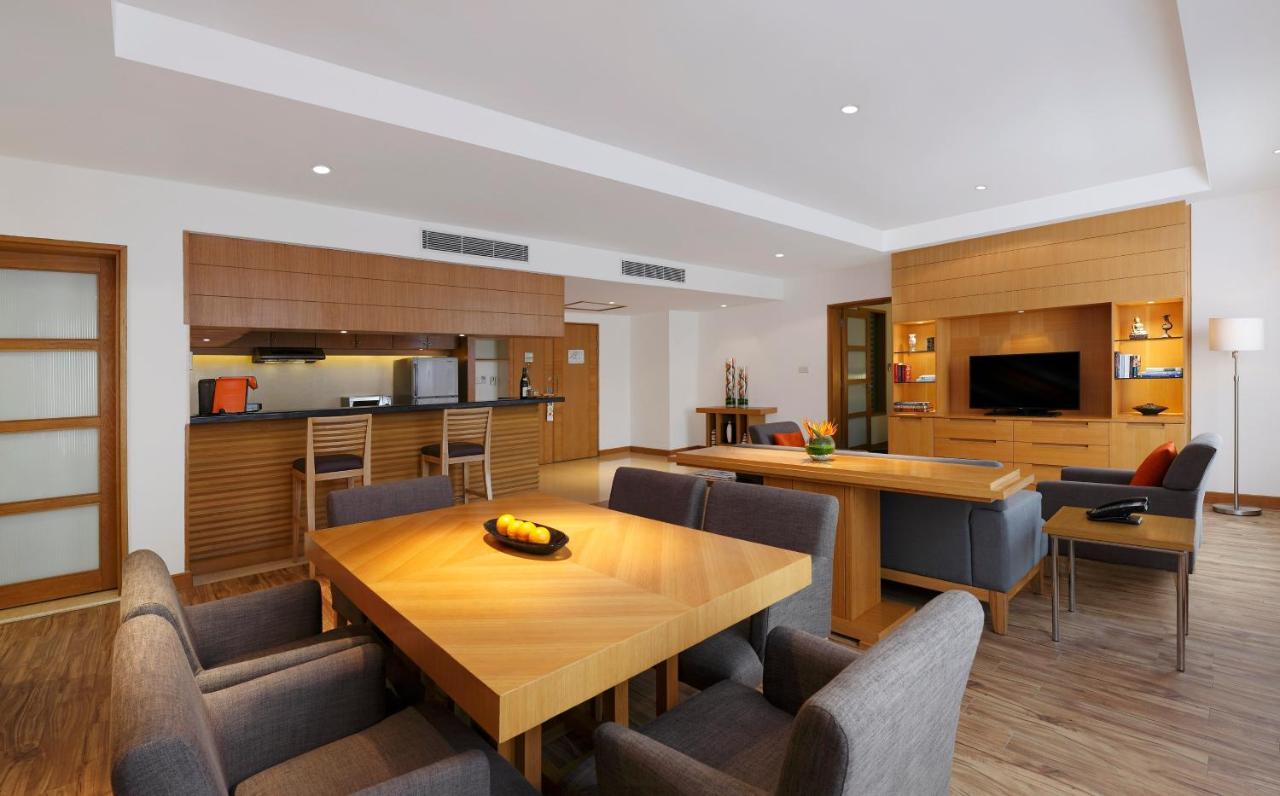 Hotel Novotel Convention Centre 5*