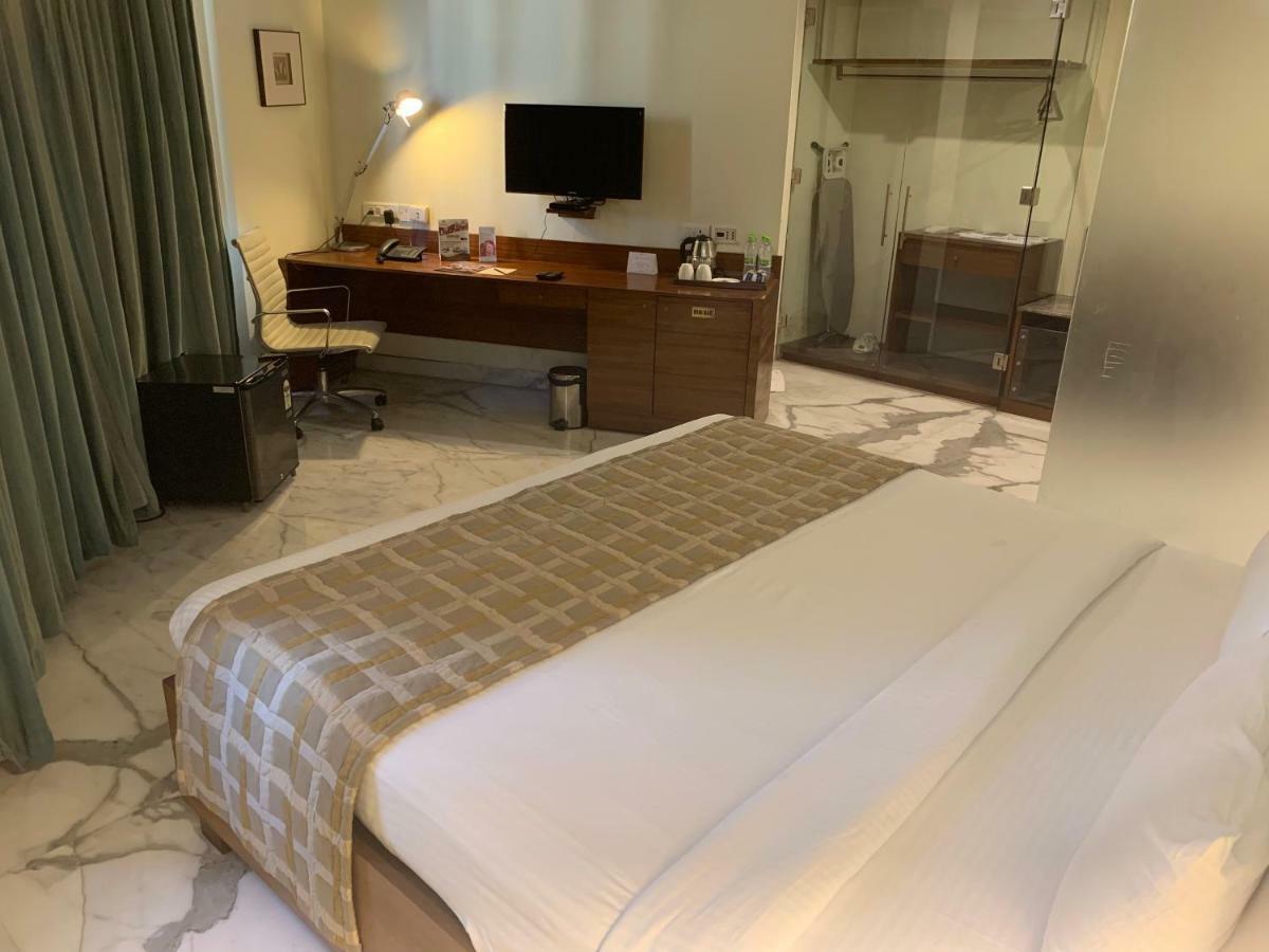 Hotel The Manohar 4*