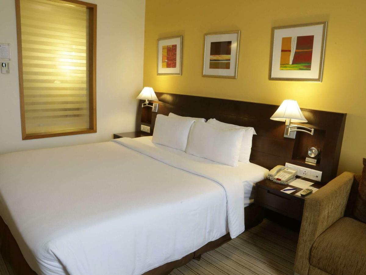 Novotel Convention Centre Hotel