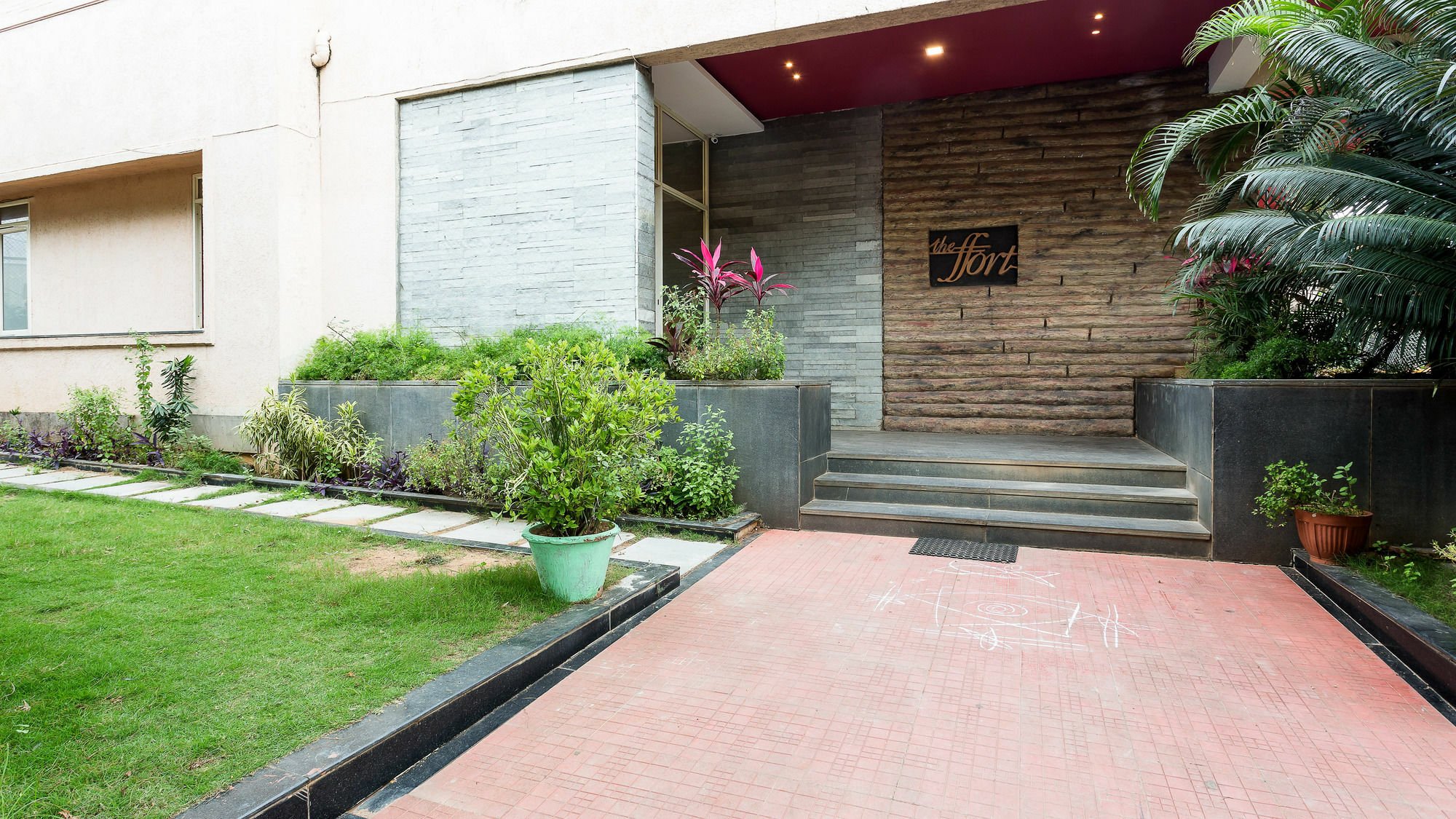 Hotel Treebo Club Hyderabad