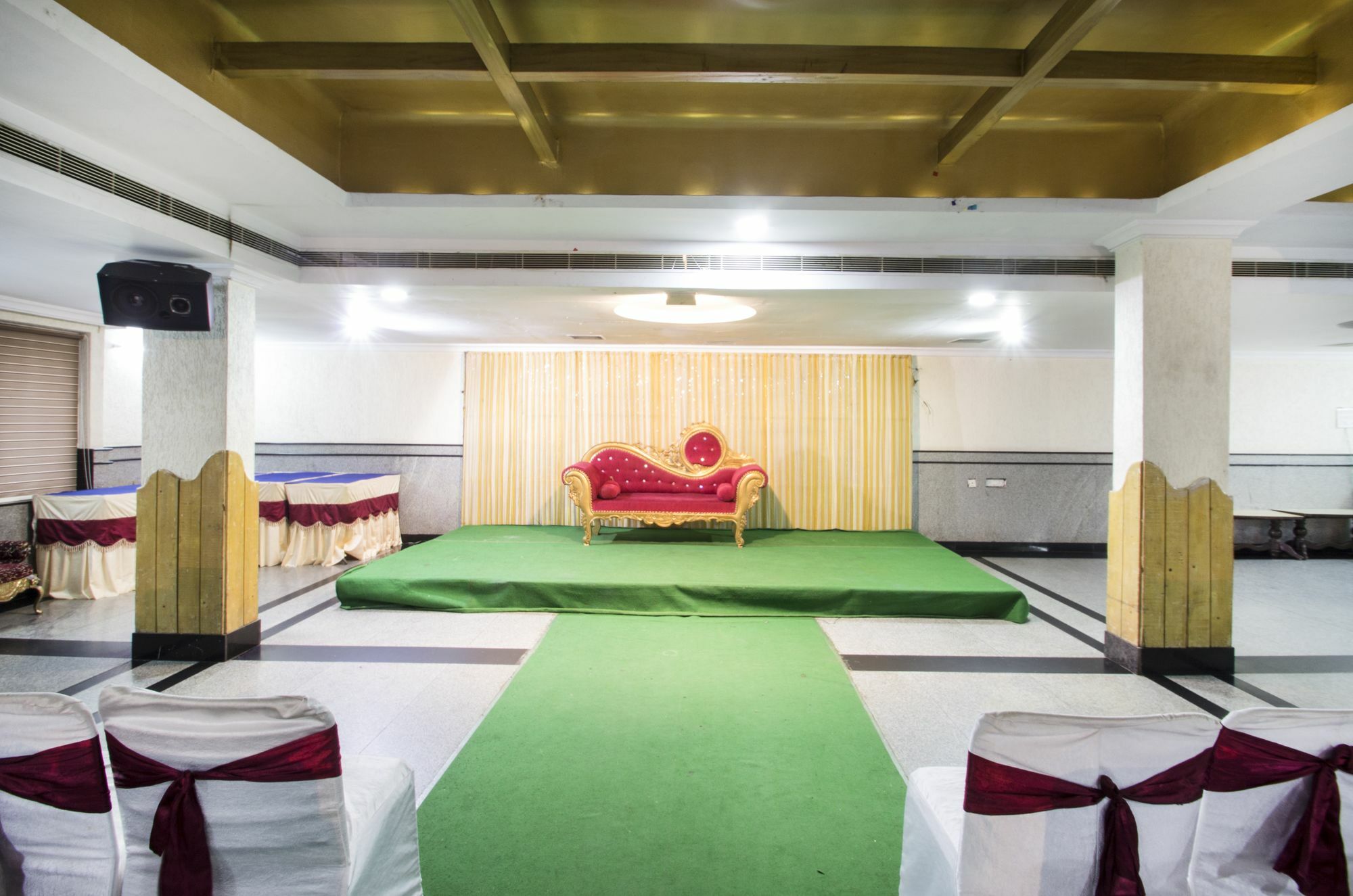 Oyo 7976 Dilsukhnagar Hotel 3*